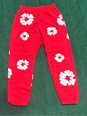 Denim Tears The Cotton Wreath Sweatpants 'Red'  Men’s Size Medium 
New No Tags